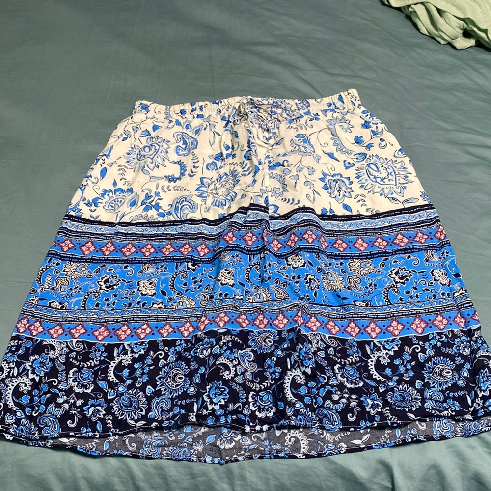 Skirt from Loft in size S.